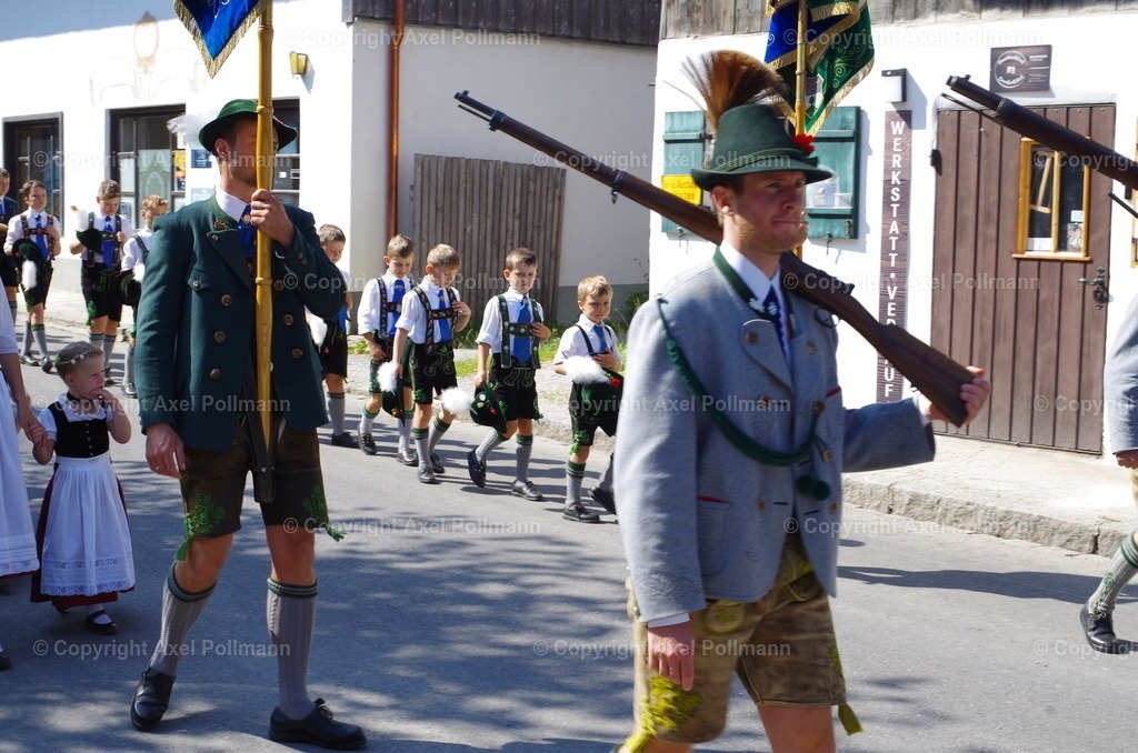 IMGP3650 | fotografiert von Axel PollmannLeonhardi Wallfahrt Benediktbeuern und Murnau, Fronleichnam, Fasching, Landschaft im Loisachtal und Benediktbeuern  - Realisiert mit Pictrs.com