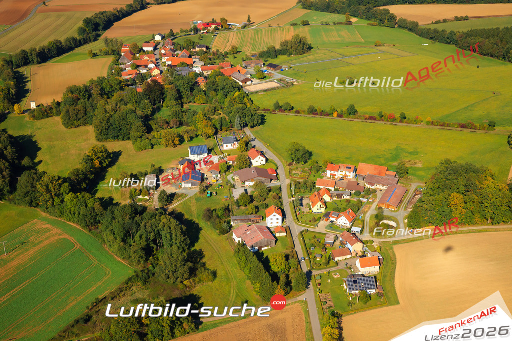 Die Luftaufnahme Weides - Küps wurde vom UL-Flugzeug (keine Drohne) aus fotografiert.Hohe Druck- Auflösung-die Geschenkidee!