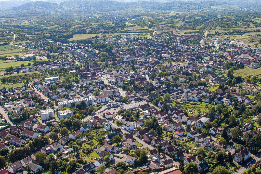 Ortsansicht der Straßen und Häuser der Wohngebiete | Luftbild: Ortsansicht der Straßen und Häuser der Wohngebiete in Appenweier im Bundesland Baden-Württemberg in Deutschland. Foto: IMG_20709.jpg vom 31.08.2009 durch Werner Riehm/FLY-FOTO.de - Realisiert mit Pictrs.com