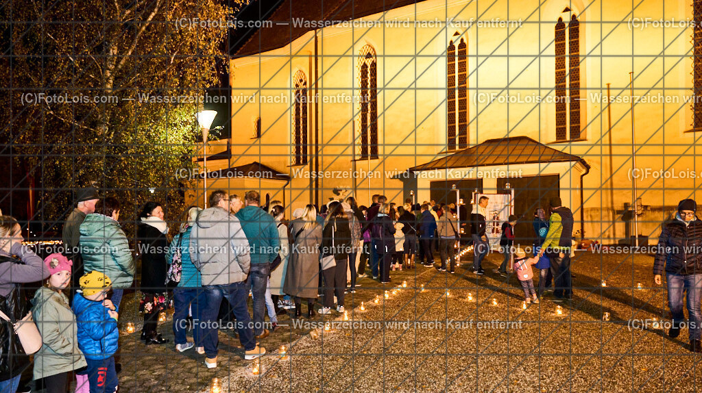 ALP8660_Nacht der tausend Lichter_starker Andrang | (C)FotoLois.com, Alois Spandl. 'Nacht der 1000 Lichter' in der Pfarrkirche Wieselburg, Do 31. Oktober 2024.