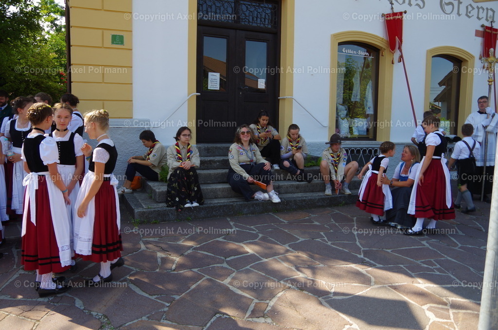 IMGP3905 | fotografiert von Axel PollmannLeonhardi Wallfahrt Benediktbeuern und Murnau, Fronleichnam, Fasching, Landschaft im Loisachtal und Benediktbeuern  - Realisiert mit Pictrs.com