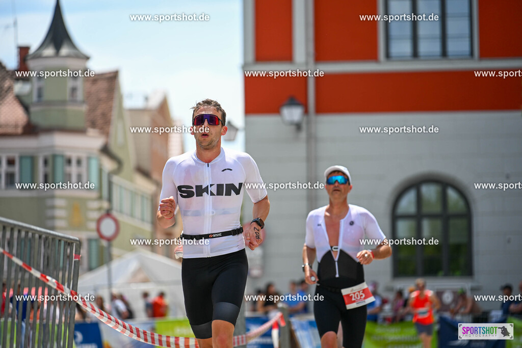 SZI_7211 | Stadttriathlon Erding 2025. #yourpictrs #sportshot_your_pictrs @Sportshotphotography #stadttriathlonerding Copyright: www.sportshot.de