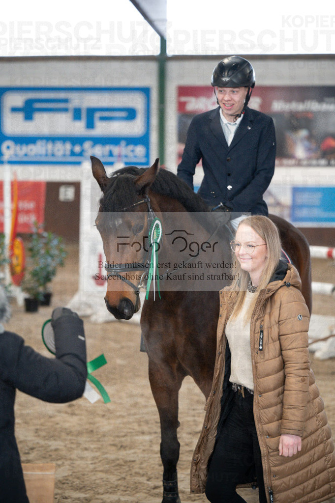 Hallenreittunier Voxtrup 2023 | Entdecke hochwertige Reitturnierfotos von Foto Oger. Professionell, emotional und authentisch – jetzt Lieblingsmomente im Shop bestellen.Deutschlandweite Turnierfotografie. - Realisiert mit Pictrs.com
