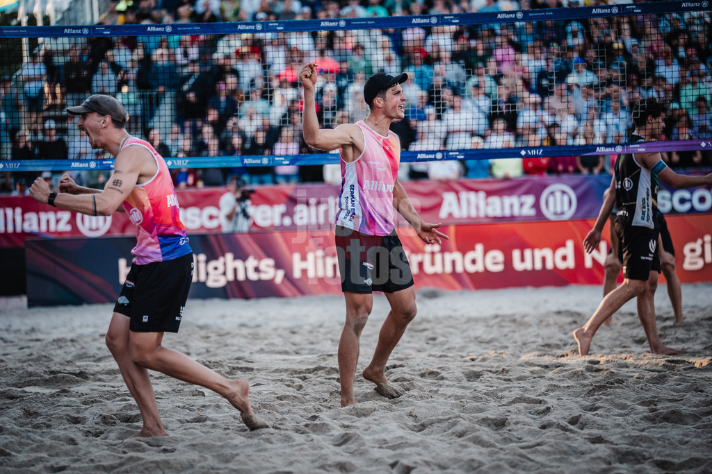 Beachvolleyball | Männer | Finale | Deutsche Meisterschaften 2025 Timmendorfer Strand | 07.09.2025 | v.l. Lukas Pfretzschner und Sven Winter jubeln