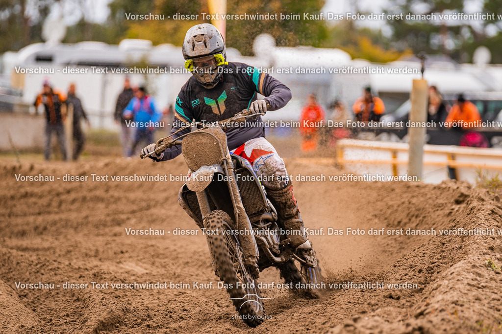 10_05_Dreetz-4941 | Sportfotografin aus Berlin-Brandenburg mit Fokus auf Motocross. Ich halte deine sportliche Leistung und echte Emotionen auf und neben der Strecke professionell fest. Entdecke die Fotos von deinem Rennen und bestelle sie direkt hier im Shop.