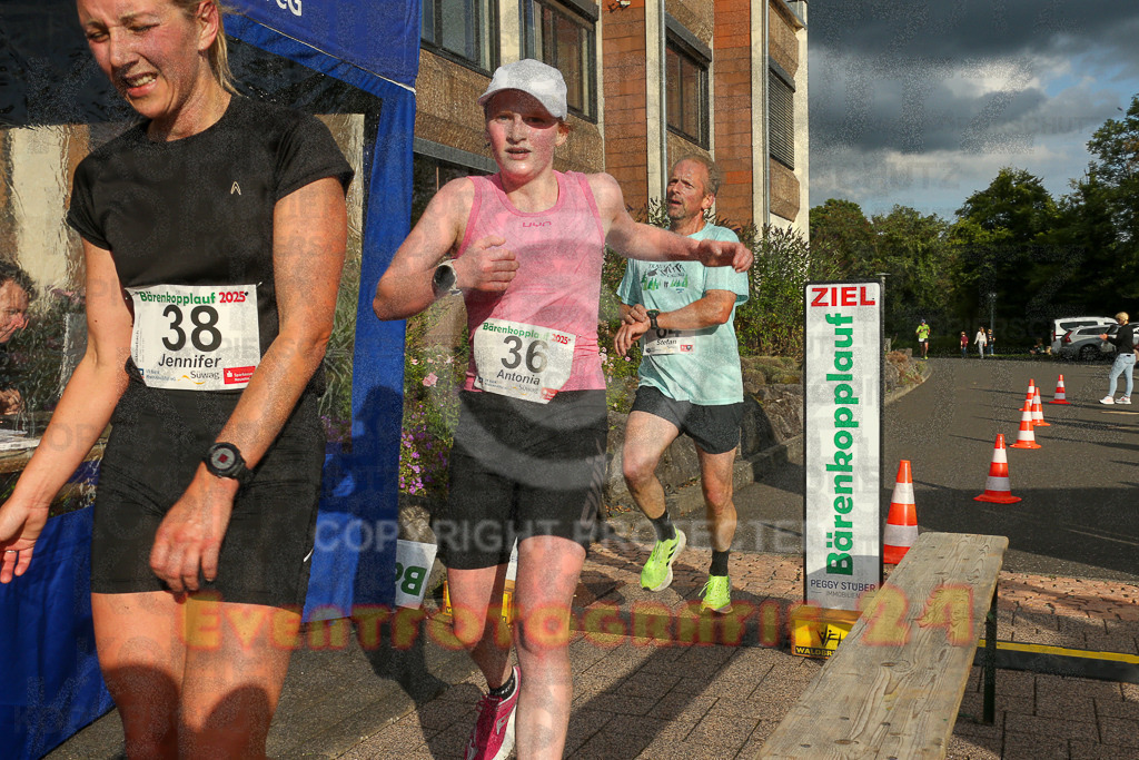 250801_1902_EX1_6940 | Sportfotografie im Rhein-Sieg Kreis, Köln, Bonn, NRW, Rheinland Pfalz, Hessen, etc. Unser Tätigkeitsfeld umfasst den Laufsport vom Volkslauf über den Marathon, Duathlon, Triathon bis zum Ultralauf wie Kölnpfad Ultra oder Schindertrail.