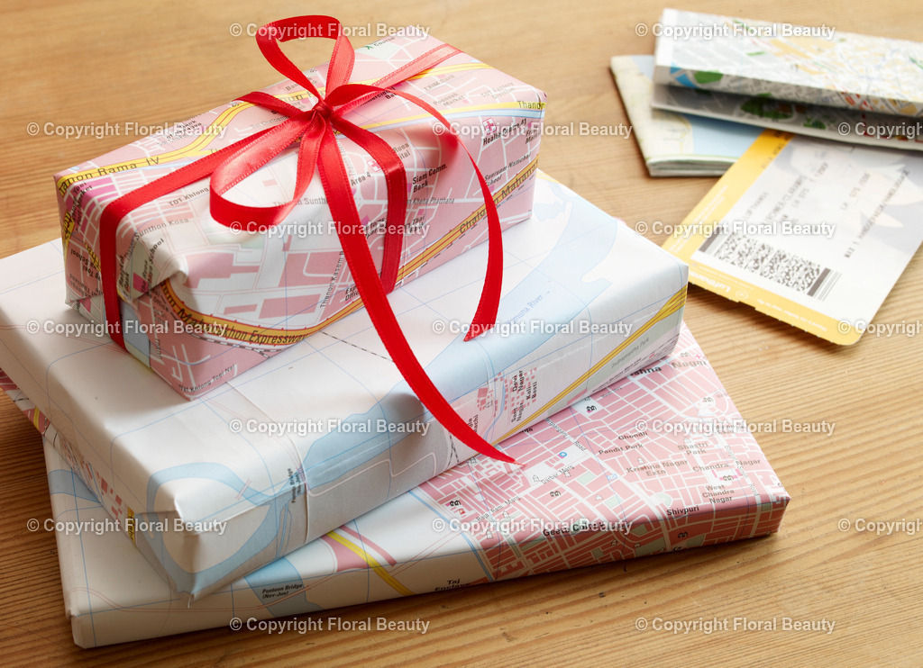 Stadtplan_Geschenkverpackung_07 | Onlineshop für hochwertige Wandbilder. Bei uns findet ihr selbstgestaltete Blumenmotive. Das perfekte Geschenk, als Praxisdeko oder die eigene Wohnung. Alle künstlerischen Blumenfotos sind auf Leinwand, FineArtPrint, Kunstdruck und vielem mehr zu erwerben - Realisiert mit Pictrs.com