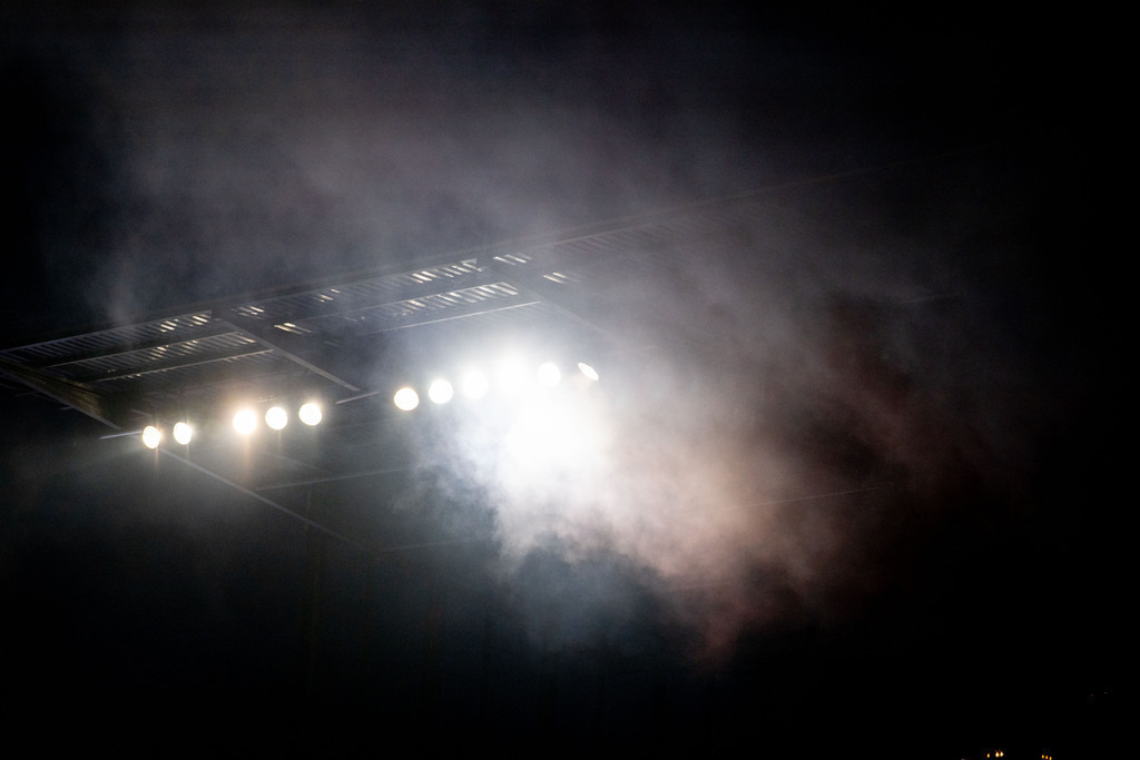 FCP04429 | Der offizielle Shop für FC St. Pauli Fotos. Wähle aus Spielszenen & Fanmomenten dein FCSP Wunschformat. Wir liefern Millerntor-Atmosphäre.