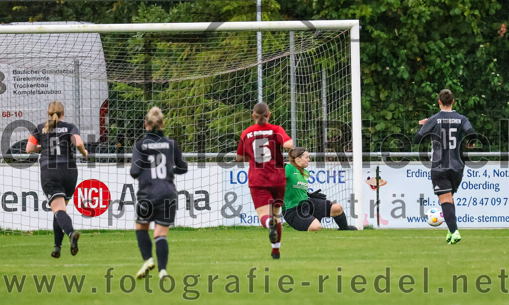 2023-10-14_040_FC_Schwaig_gegen_SV_Schechen | Oberding, Deutschland, 14.10.2023:
Fußball, Bezirksliga 2023 / 2024, 6. Spieltag, FC Schwaig gegen SV Schechen, Endergebnis: 4:3

Julia Marth (SV Schechen, #6), Antonia Schaible (SV Schechen, #18), Christine Lang (FC Schwaig, #6), Torfrau Ramona Fischer (SV Schechen, #1), Michaela Heinzlmeier-Meissl (SV Schechen, #15)

Foto: Christian Riedel / fotografie-riedel.net
