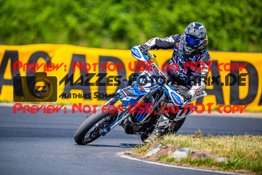 MaZZes_FotoMatrix_220528_1888 | Fotograf Mathias Schmid
Sportfotograf,
Eventfotograf,
Hochzeitsfotograf,
Portraitfotograf