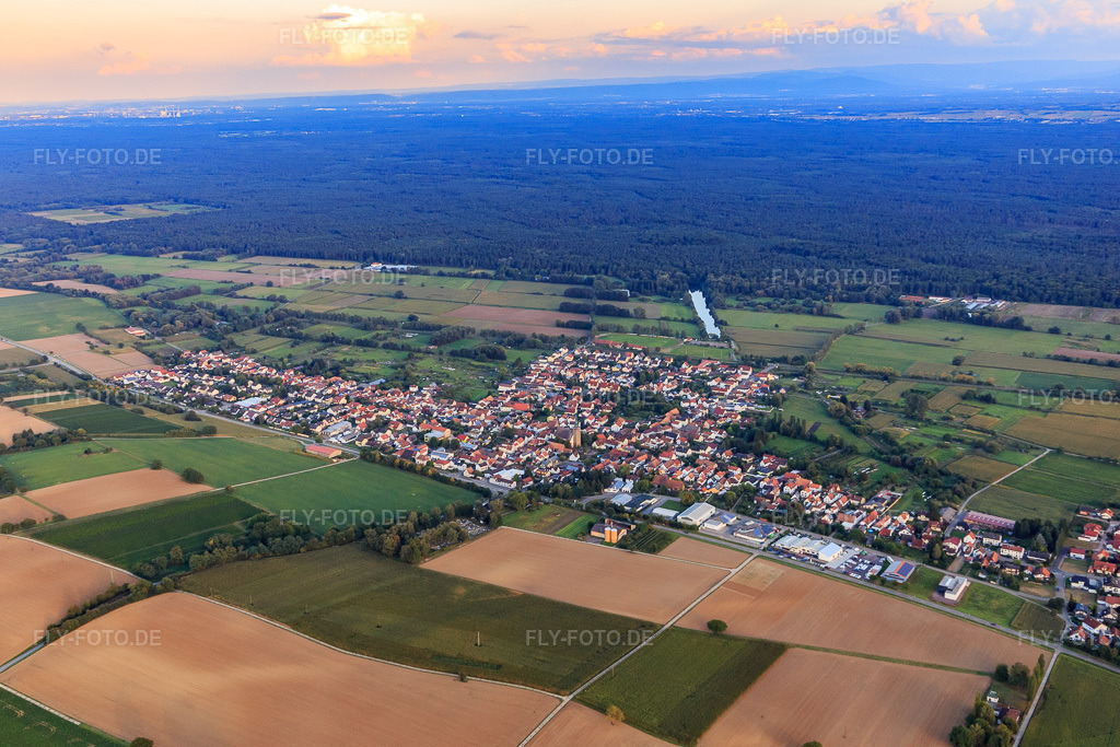Luftbild: Ortsansicht mit Panzergraben aus Nordwesten in Steinfeld im Bundesland Rheinland-Pfalz in Deutschland. Foto: IMG_103248.jpg vom 03.09.2017 durch Werner Riehm/FLY-FOTO.de