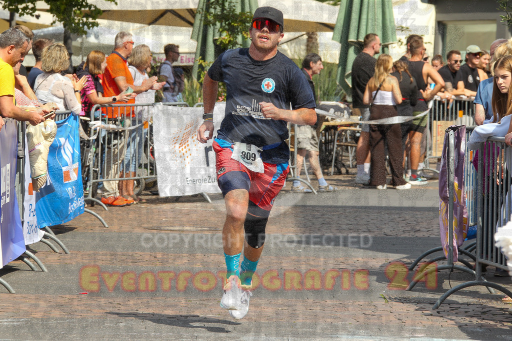 250824_1501_EV4_2548 | Sportfotografie im Rhein-Sieg Kreis, Köln, Bonn, NRW, Rheinland Pfalz, Hessen, etc. Unser Tätigkeitsfeld umfasst den Laufsport vom Volkslauf über den Marathon, Duathlon, Triathon bis zum Ultralauf wie Kölnpfad Ultra oder Schindertrail.