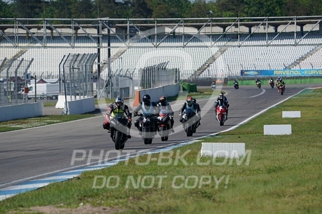 2022_05_09_PBK_12420 | Sportfotografie; SlowMotion; Video; Rennstrecke; Hafeneger; Speer; Racing; RSE; BMW; CBO; Trackday; Motorsportarena; Hockenheimring; Brno; Most; Barcelona; Valencia