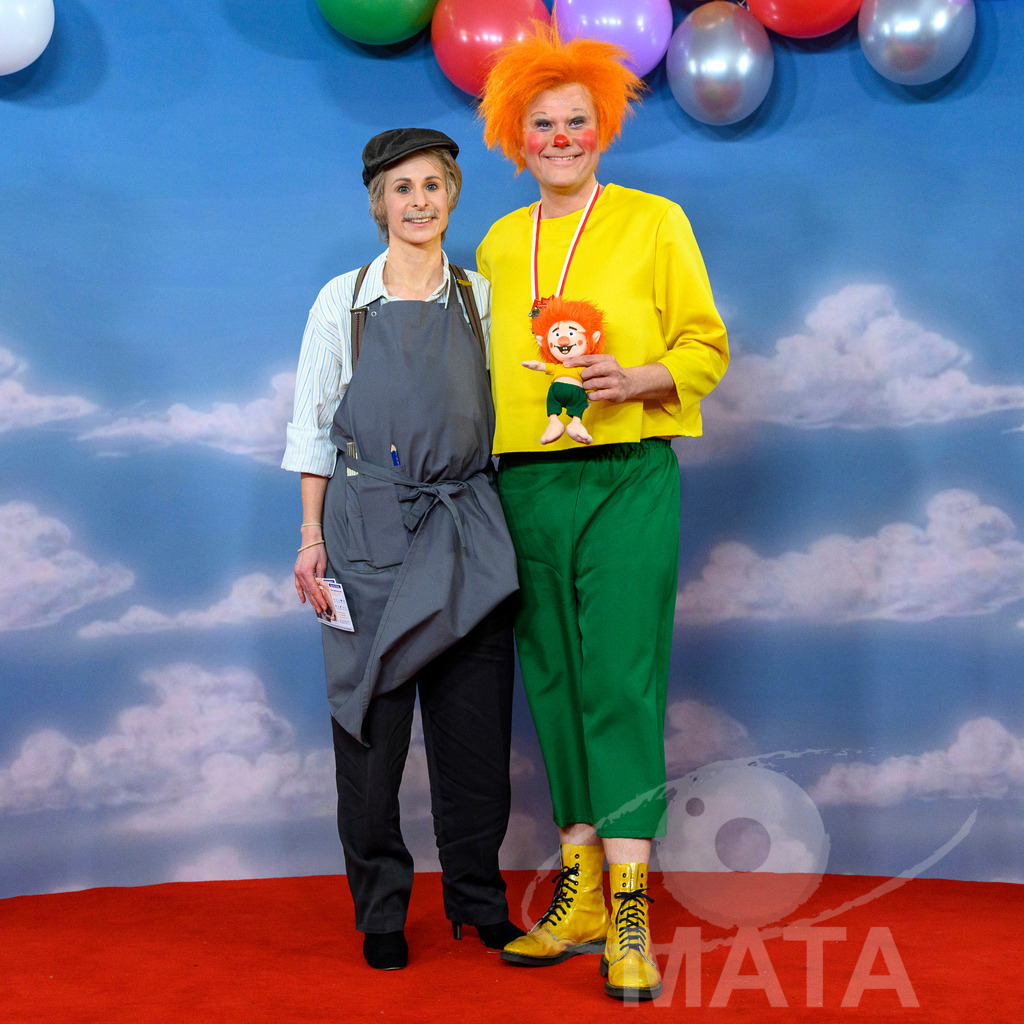 _DWI2483-2 | Nürnberg Oberbürgermeister Marcus König mit seiner Gattin Anke bei der TV-Sendung Fastnacht in Franken 2024. Veitshöchheim, 02.02.2024 Bayern Deutschland - Realisiert mit Pictrs.com