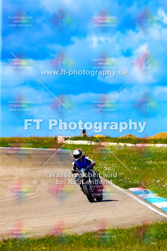 067-5948 | Hier findet Ihr Bilder von Touristenfahrten auf der Nürburgring Nordschleife oder von anderen Veranstaltungen die ich besucht habe. Viel Spass beim Durch Schauen 