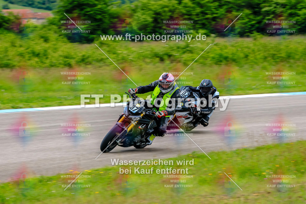 MotoTeam-3422 | Hier findet Ihr Bilder von Touristenfahrten auf der Nürburgring Nordschleife oder von anderen Veranstaltungen die ich besucht habe. Viel Spass beim Durch Schauen 