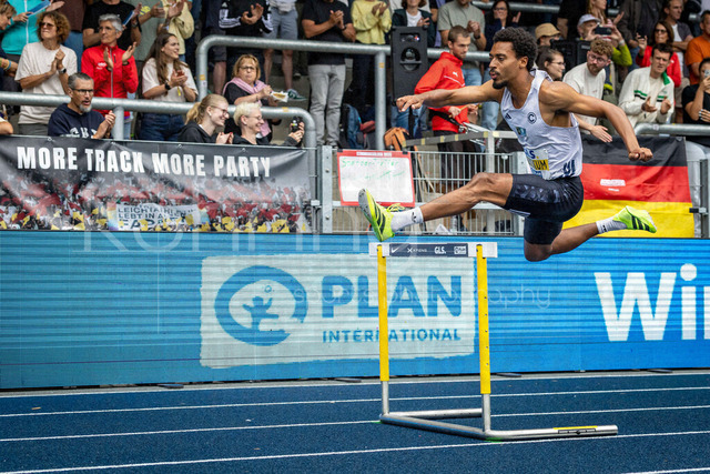 Deutsche Leichtathletik-Meisterschaften; Bochum-Wattenscheid, 26.07.2026 | Deutscher Meister über 400m Hürden: Emil Agyekum (SCC Berlin); Deutsche Leichtathletik-Meisterschaften am 26.07.2026 im Lorheide-Stadion, Bochum-Wattenscheid (Nordrhein-Westfalen).
