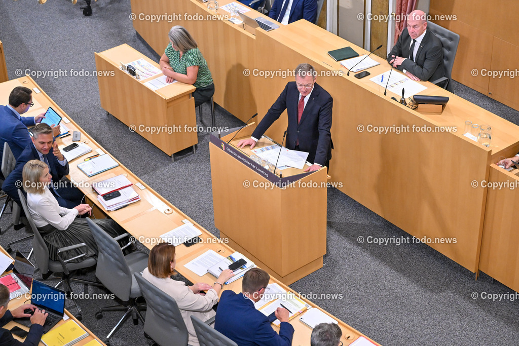Landhaus Linz_ Promenade_ Landtagssitzung_ 19.09.2024-58 | 19.09.2024, Landhaus Linz AUT, Promenade, Landtagssitzung, im Bild LH Thomas Stelzer (VP, Landeshauptmann Ooe)