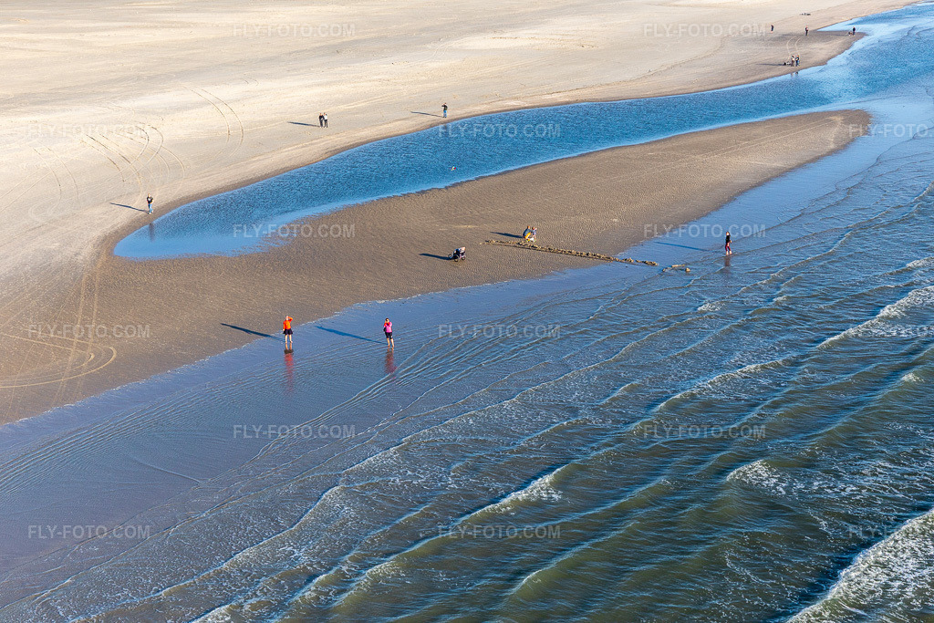 Aerial view: Fanoe Bad Beach in Fanø in the state South Denmark, Denmark.Photo: IMG_118776.jpg taken on 09/21/2019 by Werner Riehm/FLY-FOTO.comResolution of the original: 5472 x 3648 px