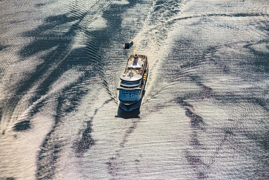 Colorline_Color_Fantasy_Fähre_Kiel-Oslo_ELS_3199200922 | KIEL 20.09.2022 Kreuzfahrt- Passagier- und Fahrgast- Schiff " Color Fantasy " (IMO Nummer 9278234) beim Einlaufen in Kiel im Bundesland Schleswig-Holstein, Deutschland. Weiterführende Informationen bei: Color Line GmbH. // Cruise passenger ship "Color Fantasy" (IMO number 9278234) arriving in Kiel in the state Schleswig-Holstein, Germany. Further information at: Color Line GmbH. Foto: Martin Elsen