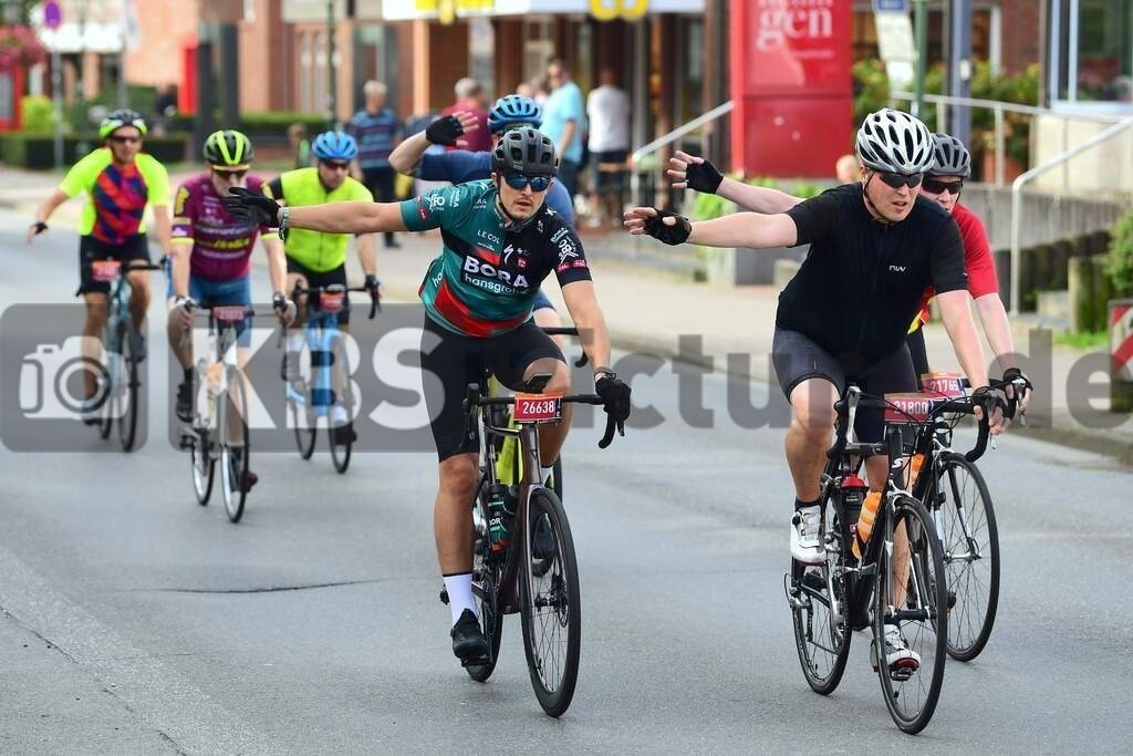 KBS Picture_Cyclassics-Hamburg2023_200823_042 | Cyclassics auf der Hauptstrasse in Rellingen ,Bemer Cyclassics Hamburg Radrennen 2023 , Durch Hamburg und Schleswig-Holsten ,UCI-WorldTour-Rennen Profi-Elite Herren ca.200KM , Amateurradfahrer Jedermann Rennen 60KM ,Amateurradfahrer Jedermann Rennen 100KM , - Realisiert mit Pictrs.com