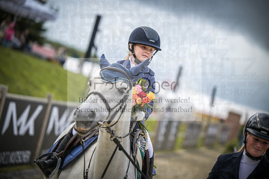 DOS_0537 | Entdecke hochwertige Reitturnierfotos von Foto Oger. Professionell, emotional und authentisch – jetzt Lieblingsmomente im Shop bestellen.Deutschlandweite Turnierfotografie. - Realisiert mit Pictrs.com