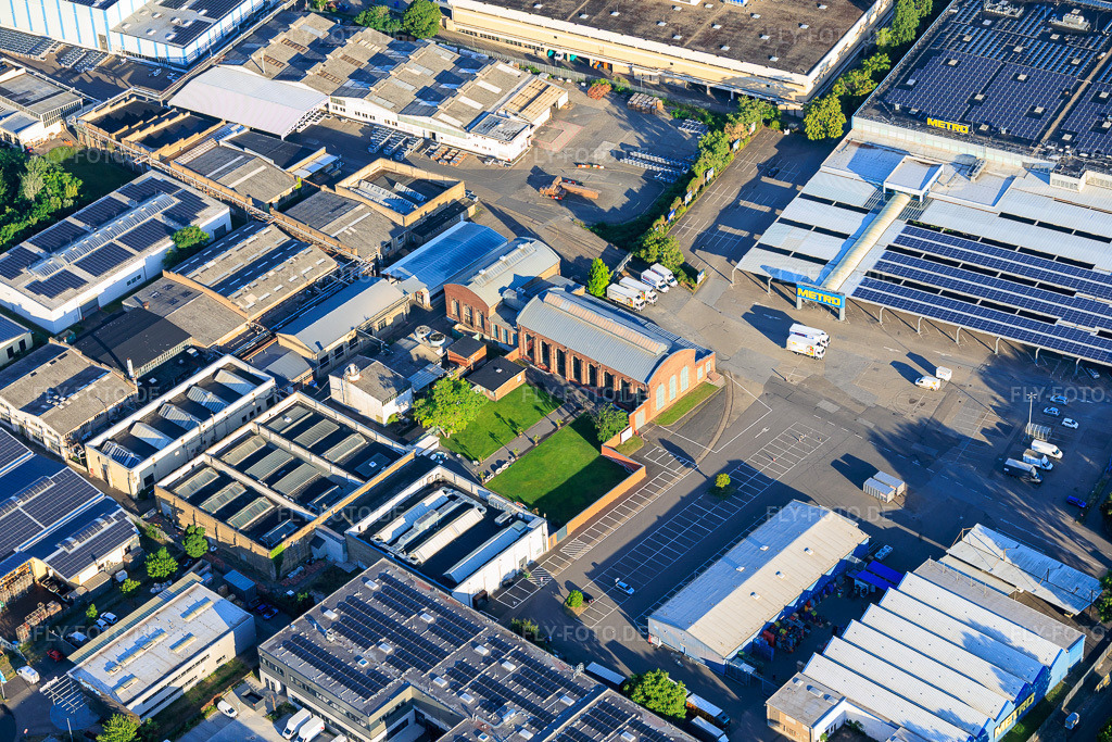 Luftbild: Alte Schildkrötfabrik von Osten im Ortsteil Neckarau in Mannheim im Bundesland Baden-Württemberg in Deutschland. – Foto: IMG_157390.jpg vom 18.06.2026 durch Werner Riehm/FLY-FOTO.de – Auflösung des Originals: 6000 x 4000 px – AlteSchildkrötfabrik
