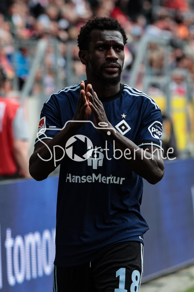 SSV Jahn Regensburg - Hamburger SV | Bakery JATTA (HSV #18) in Aktion  / Freisteller / Einzelfoto / DFL REGULATIONS PROHIBIT ANY USE OF PHOTOGRAPHS AS IMAGE SEQUENCES AND/OR QUASI-VIDEO