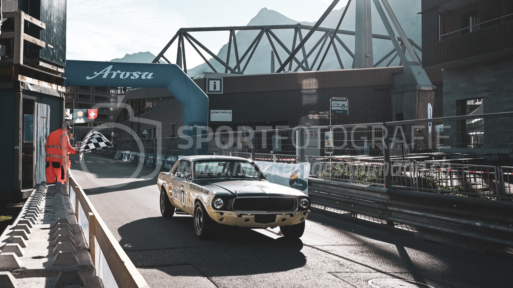 19. Arosa ClassicCar 2023 - 2. September 2023 | 19. Arosa ClassicCar 2023
Arosa, Schweiz
Margelisch Peter aus Schönenberg mit der Startnummer 213 in einem Ford Mustang Terlingua, Jahrgang 1967, in der Klasse Classic Trophy.
@arosaclassiccar, @arosa.official, #arosaclassiccar, #arosa, #76curves, #classiccar
Bild: Sportfotografie Markus Aeschimann | www.markus-aeschimann.ch - Realisiert mit Pictrs.com