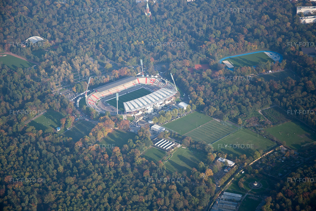 Luftbild: Stadion im Ortsteil Innenstadt-Ost in Karlsruhe im Bundesland Baden-Württemberg in Deutschland. Foto: IMG_075453.jpg vom 26.10.2014 durch Werner Riehm/FLY-FOTO.de