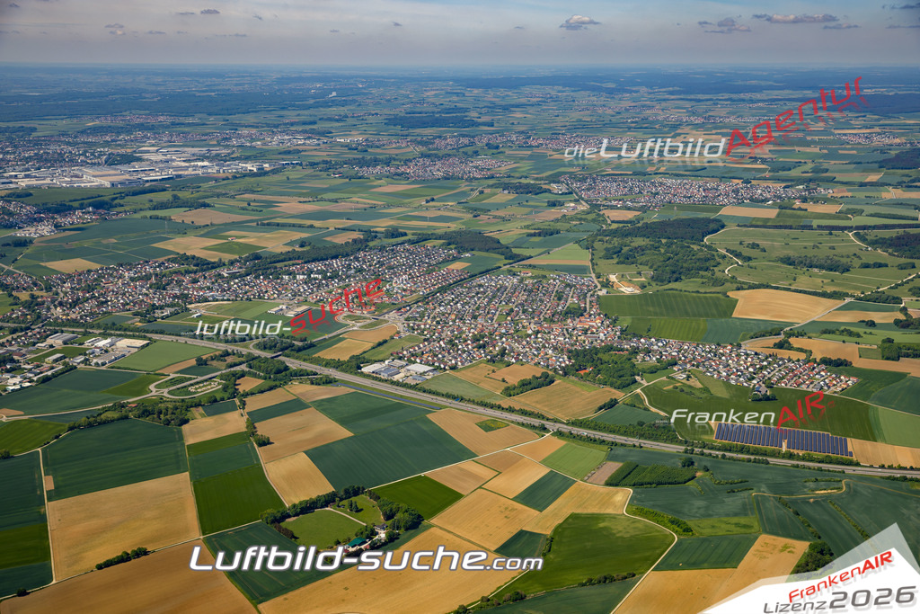 Aktuelles Luftbild von  Hepberg - Die Luftaufnahme wurde 2022 mittels UL-Flugzeug erstellt ( keine Drohne ) - hochauflösende Kamera-Systeme von  Canon -Beste Qualität - Für grossformatige Ausdrucke geeignet. Die Geschenkidee !