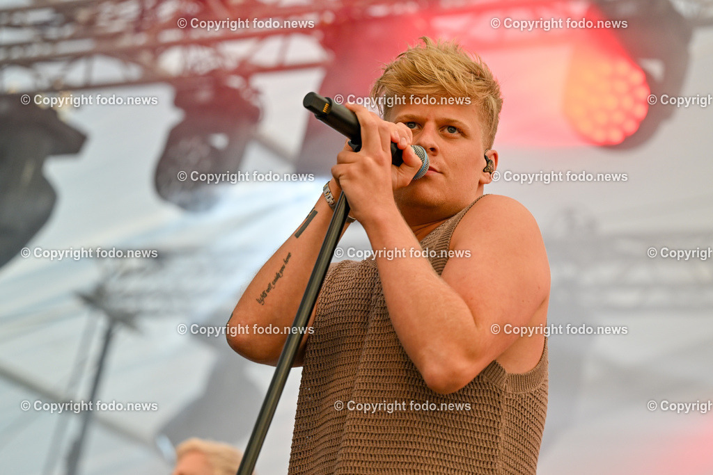 Schloss Eggenberg Thorsteinn Einarsson_ 24.06.2023-1 | 24.06.2023, Eggenberg, AUT, Brauereifest 2023, im Bild Thorsteinn Einarsson in Concert auf Schloss Eggenberg