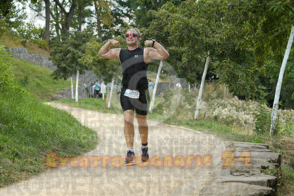 250824_1518_EX1_8780 | Sportfotografie im Rhein-Sieg Kreis, Köln, Bonn, NRW, Rheinland Pfalz, Hessen, etc. Unser Tätigkeitsfeld umfasst den Laufsport vom Volkslauf über den Marathon, Duathlon, Triathon bis zum Ultralauf wie Kölnpfad Ultra oder Schindertrail.