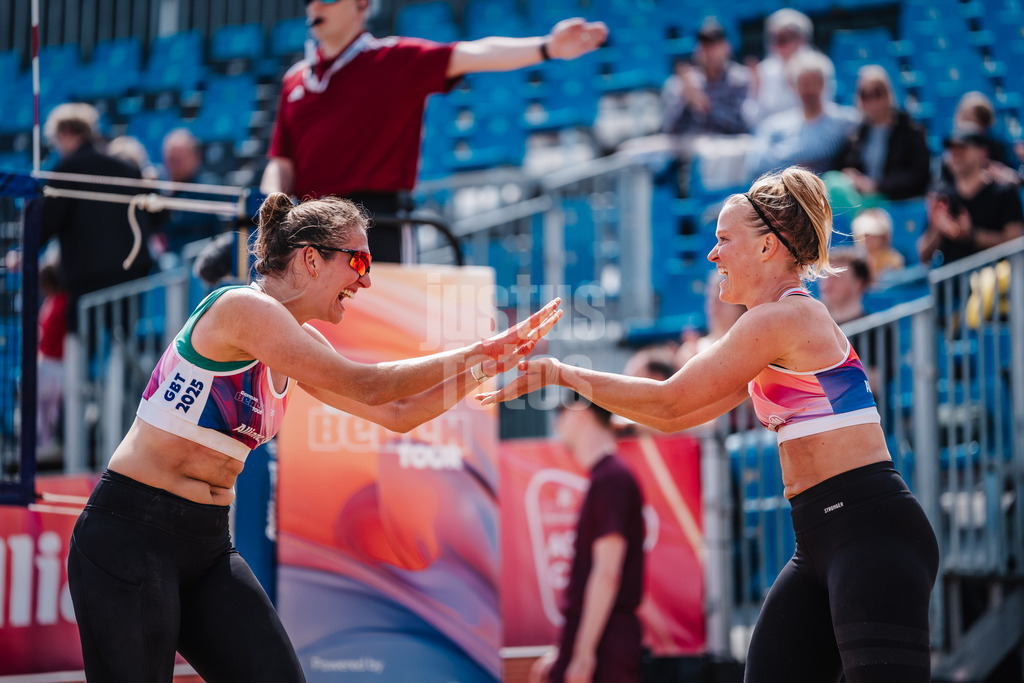 Beachvolleyball | Frauen | Allianz German Beach Tour 2025 | Tourstop Hamburg | 29.05.2025 | v.l. Larissa Claassen und Antonia Schümann