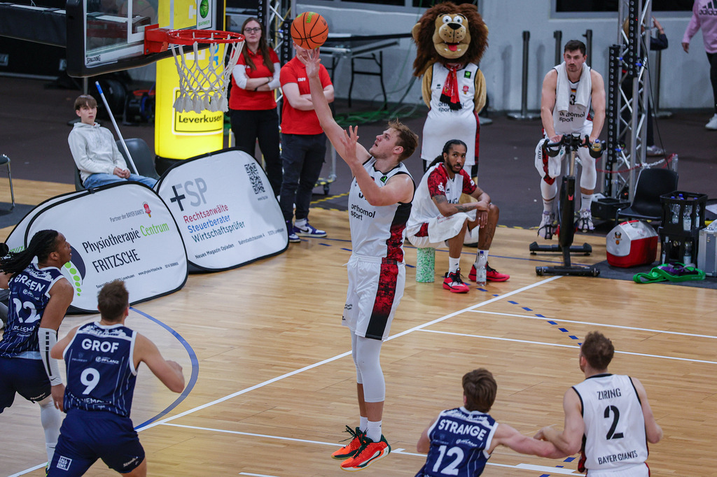 BAYER GIANTS vs VfL Sparkassenstars Bochum-21 | Fotos von Basketballspielen aus dem Raum NRW fotografiert von Gero Mueller-Laschet und Daniel Schaefer - Realisiert mit Pictrs.com