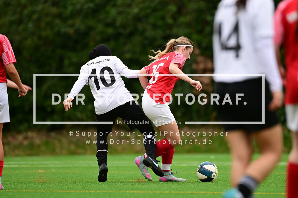 Fußball I Frauen I Saison 2025-2026 I Bezirksliga I 21. Spieltag I Harburger TB - Rahlstedter SC I 166398 | Der Sportfotograf. - Realisiert mit Pictrs.com