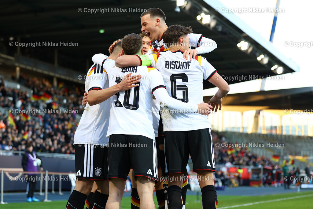 NH_DeutschlandU21_NordirlandU21_U21EMQualifikation_27032026 | #9 Nicolo Tresoldi (Deutschland U21) bejubelt mit seinen Teamkollegen seinen Treffer zum 1:0.Fußball I Junioren I U21-EM-Qualifikation I Saison 2025-2026 I 8. Spieltag I Deutschland U21 - Nordirland U21 I 27.03.2026 I Eintracht-Stadion