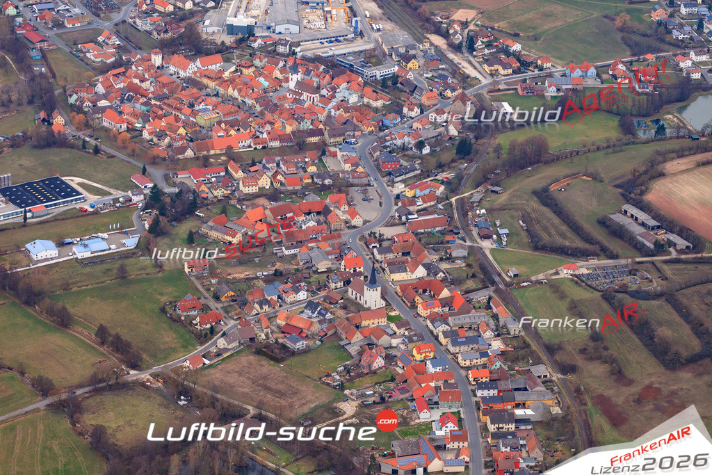 Die Luftbildaufnahme Thuengfeld - Schlüsselfeld wurde 2018 mittels Flugzeug (keine Drohne) erstellt. Perfekte Schärfe und Druck- Auflösung- Garantiert!