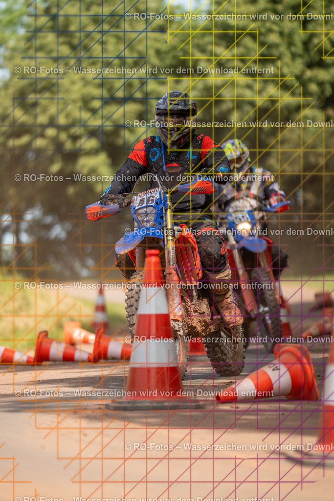 Wolfshausen 4 Lauf -1653 | Sportfotografie von RO-Fotos: Motorsport, Motocross, Enduro, Laufveranstaltungen und Triathlon. Professionelle Fotos von Sportlern und Events. - Realisiert mit Pictrs.com