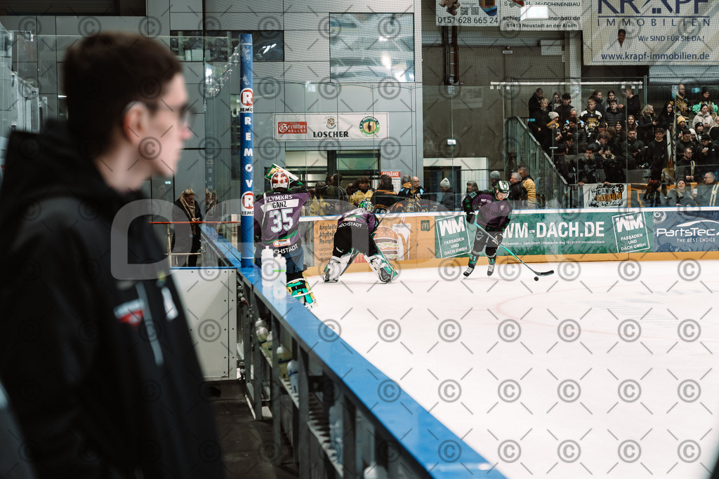 Alligators_vs_Bayreuth_10_2025-27 | Höchstadt Alligators Fotogalerie: Eishockey-Action aus Franken. Professionelle Spielfotos, Portraits & Stadionbilder zum Download. Jetzt entdecken! - Realisiert mit Pictrs.com