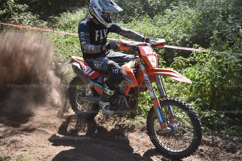 DSC_0241 | Sportfotografie , Motorsport, Motoross, Reitsport, Mointainbike, Enduro,
Landschaft , Outdoor, Eventfotografie, Landschaft, Bilder online bestellen - Realisiert mit Pictrs.com