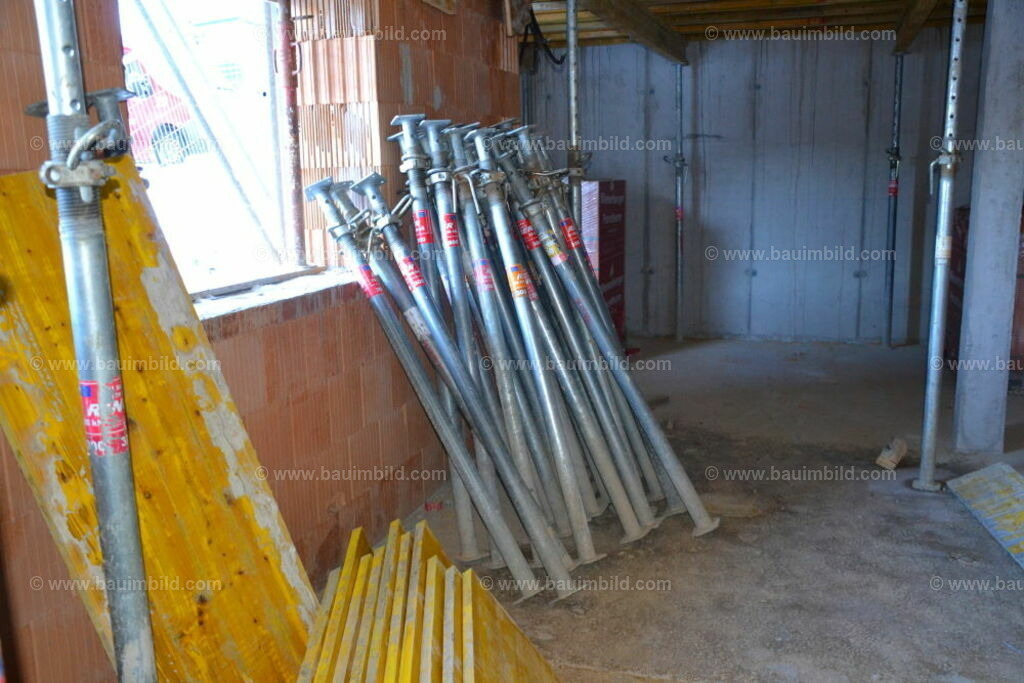 bib-lg04-sonstige-betonarbeiten-0742 | Nach LV-Leistungsgruppen sortierte Detailfotos über den Bau eines Hauses. Alle Hausbau-Bilder direkt vom Urheber und Autor der Website Haus-Selber-Bauen.com