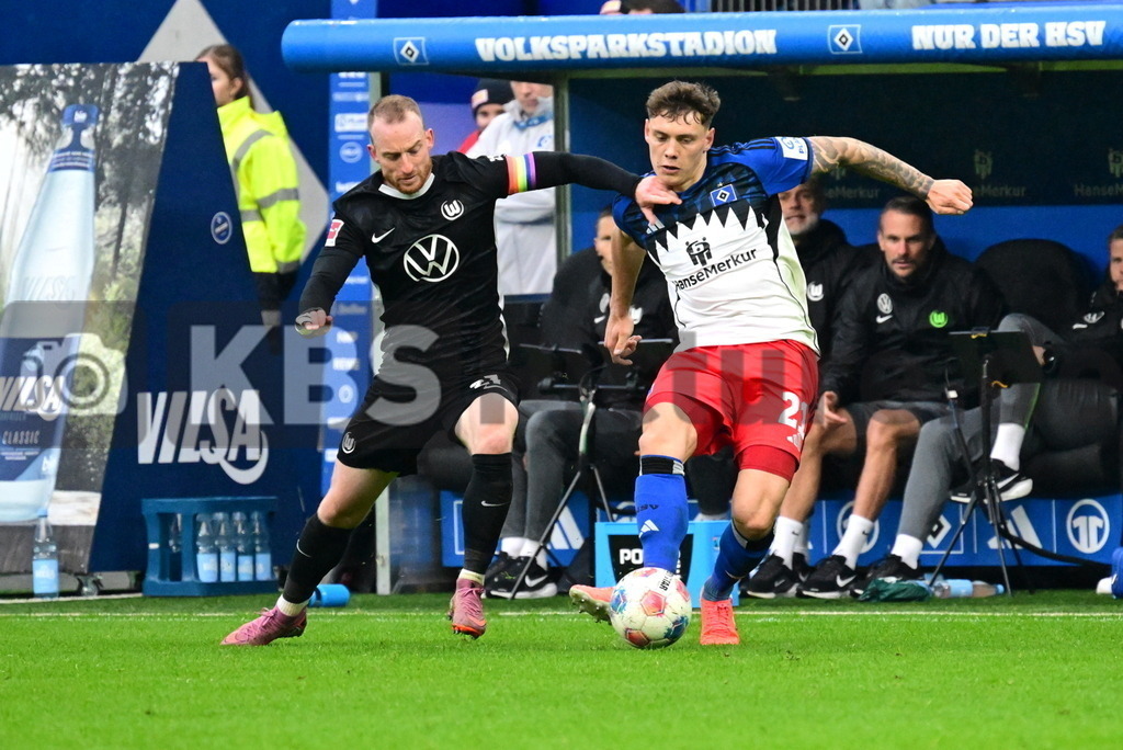 KBS Picture_HSV-Wolfsburg_028 | v.l. Arnold Maximilian (VfL Wolfsburg) , Remberg Nicolai (HSV) ,Sportplatz :  Volksparkstadion, - Realisiert mit Pictrs.com