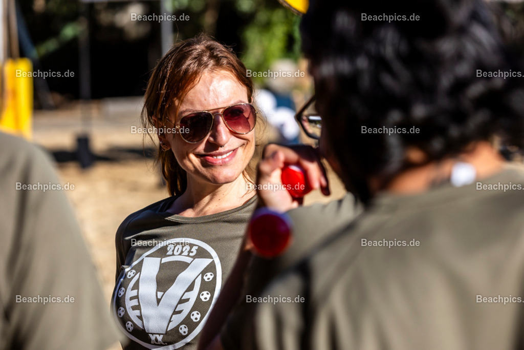 2025-200082066-Strandvölkerball-WM_1 |  23.08.2025; Berlin Foto: Gerold Rebsch - www.beachpics.de