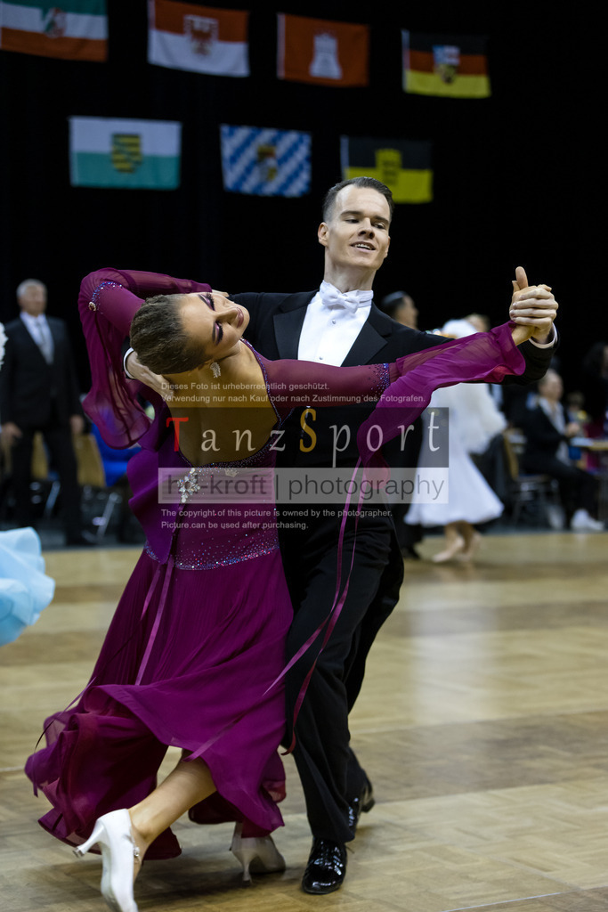 20241102_DC_HGR_Std_08798 | Tanzsportbilder, Standardtanz, Lateintanz, WDSF, DTV, LTVB, dancecomp, goc, hessen tanzt, blaues band der spree, walzer, tango, wiener walzer, slowfox, quickstepp, samba, rumba, cha-cha-cha, paso doble. jive, hd-kroft photography, turniertanzsport