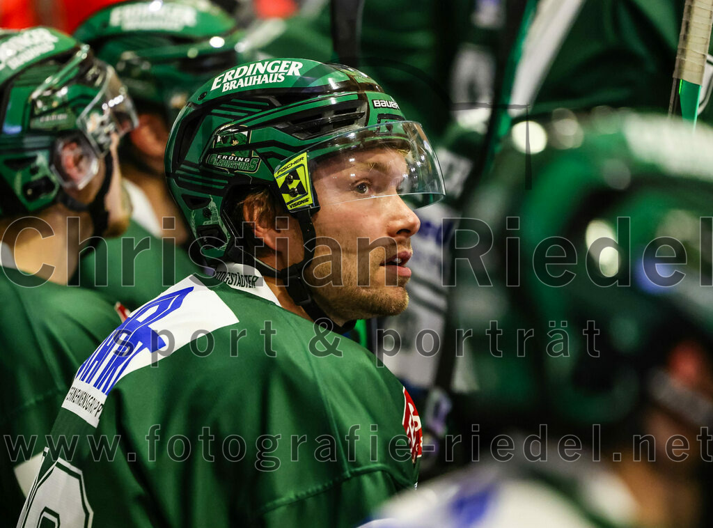 2023-11-12_082_TSV_Erding_gegen_EHC_Koenigsbrunn | Erding, Deutschland, 12.11.2023:
Eishockey, Bayernliga Vorrunde 2023 / 2024, 9. Spieltag, TSV Erding gegen EHC Königsbrunn, Endergebnis: 3:2

Thomas Plihal (Erding Gladiators, #39)

Foto: Christian Riedel / fotografie-riedel.net