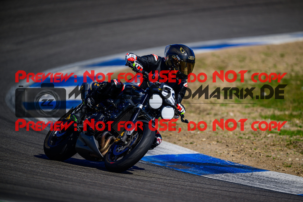 MaZZes_Fotomatrix_20250407_6007705_7223 | GELB