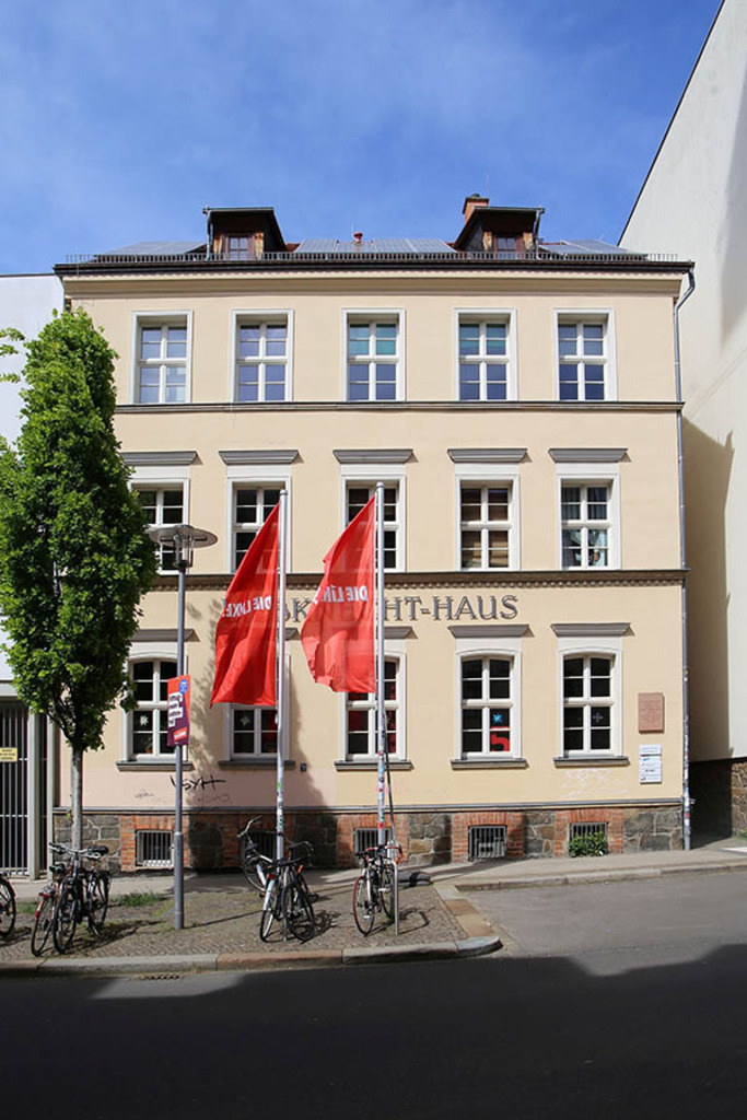 Liebknecht-Haus | Das Team hinter BILDLEXIKON LEIPZIG bündelt historische wie aktuelle Informationen über die Stadt Leipzig in Text und Bild auf einer Plattform und stellt diese der interessierten Öffentlichkeit zur Verfügung.