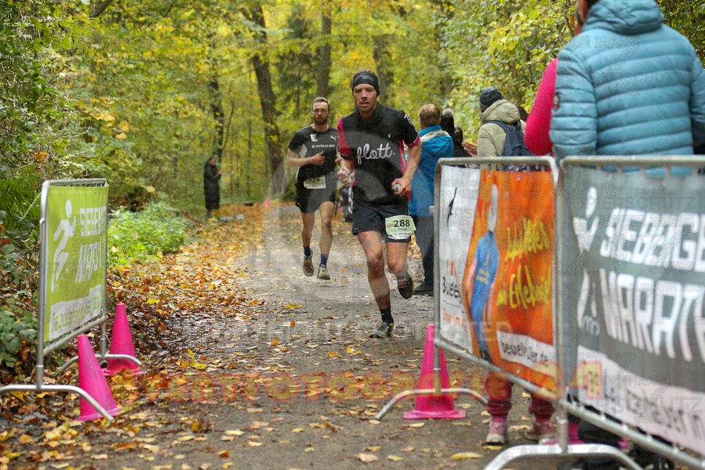 251026_1209_EX1_9918 | Sportfotografie im Rhein-Sieg Kreis, Köln, Bonn, NRW, Rheinland Pfalz, Hessen, etc. Unser Tätigkeitsfeld umfasst den Laufsport vom Volkslauf über den Marathon, Duathlon, Triathon bis zum Ultralauf wie Kölnpfad Ultra oder Schindertrail.