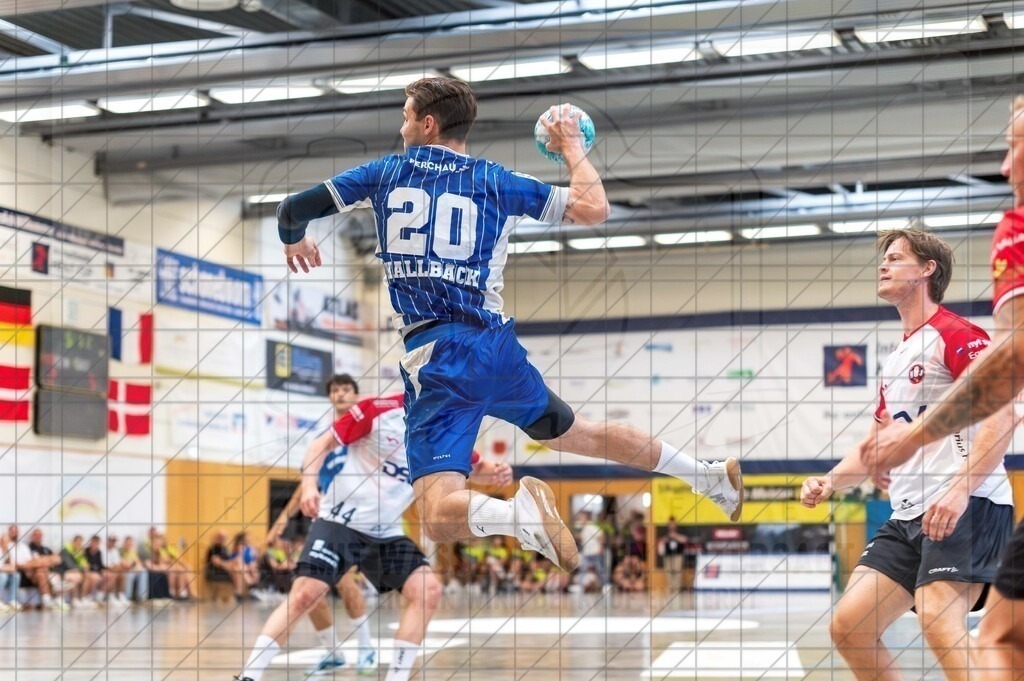 IHC 2026 - VfL Gummersbach vs. HØJ Elite | Ludvig Hallbäck (VfL Gummersbach #20); IHC 2026 - VfL Gummersbach vs. HØJ Elite am 08.08.26 in Sporthalle KGS, Schneverdingen - Realisiert mit Pictrs.com